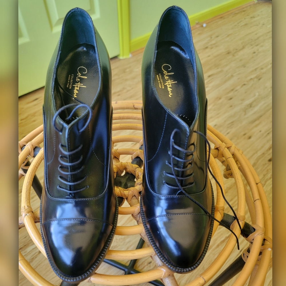 Cole Haan Black Patent Leather Oxford Laceup Pumps